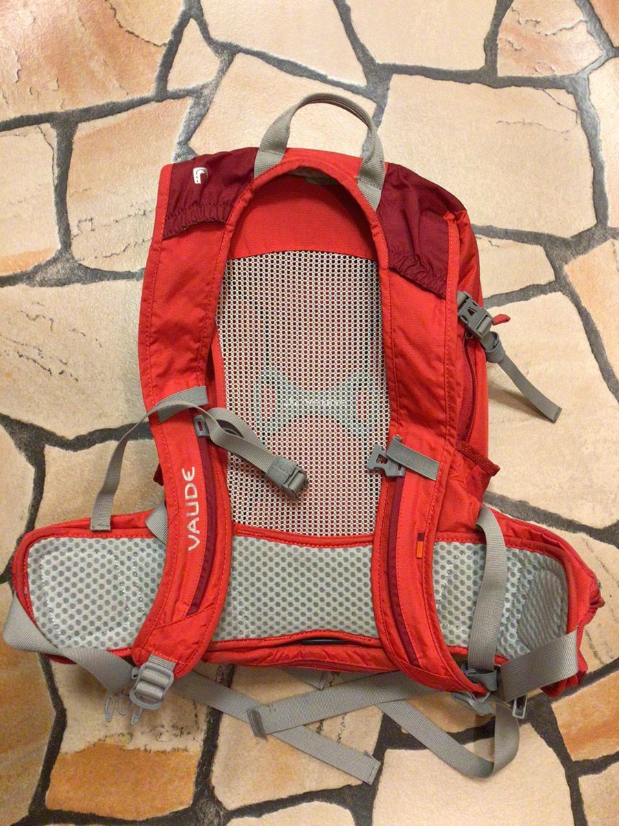 VAUDE ( ファウデ ) ROOMY 12+3 白　デイバッグ VAUDE(ファウデ) ROOMY セーラーブルー 12+3リットル ｜自転車