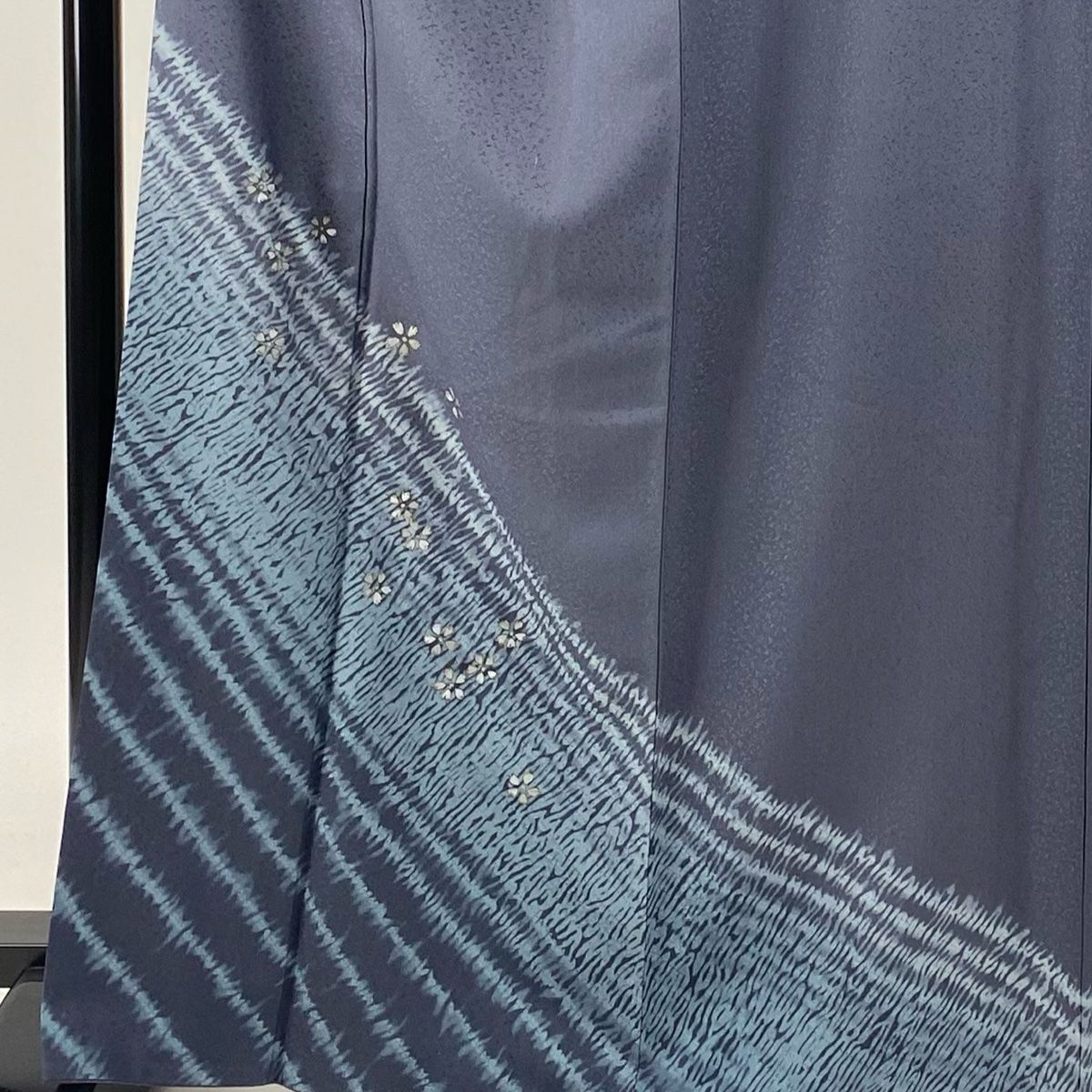 金彩 青灰色