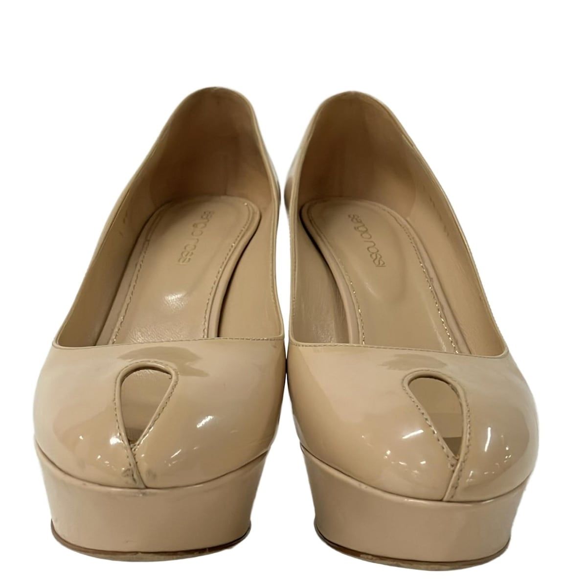 Sergiorossi ベージュ　エナメル　パンプス　新品 ラグジュアリーなレディース ベージュ パンプス | セルジオ ロッシ