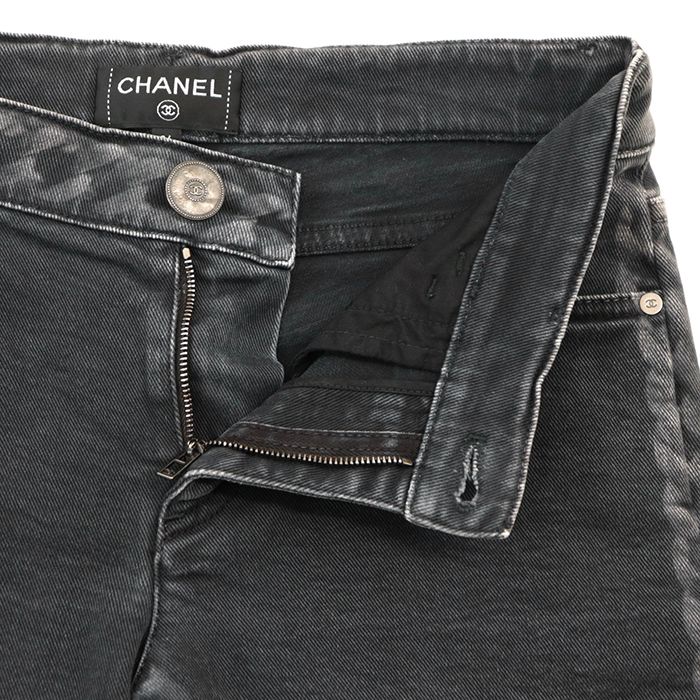 美品】 シャネル P60875 ストレッチスリムデニムパンツ チェーン 美品】 シャネル P60875 ストレッチスリムデニムパンツ チェーン