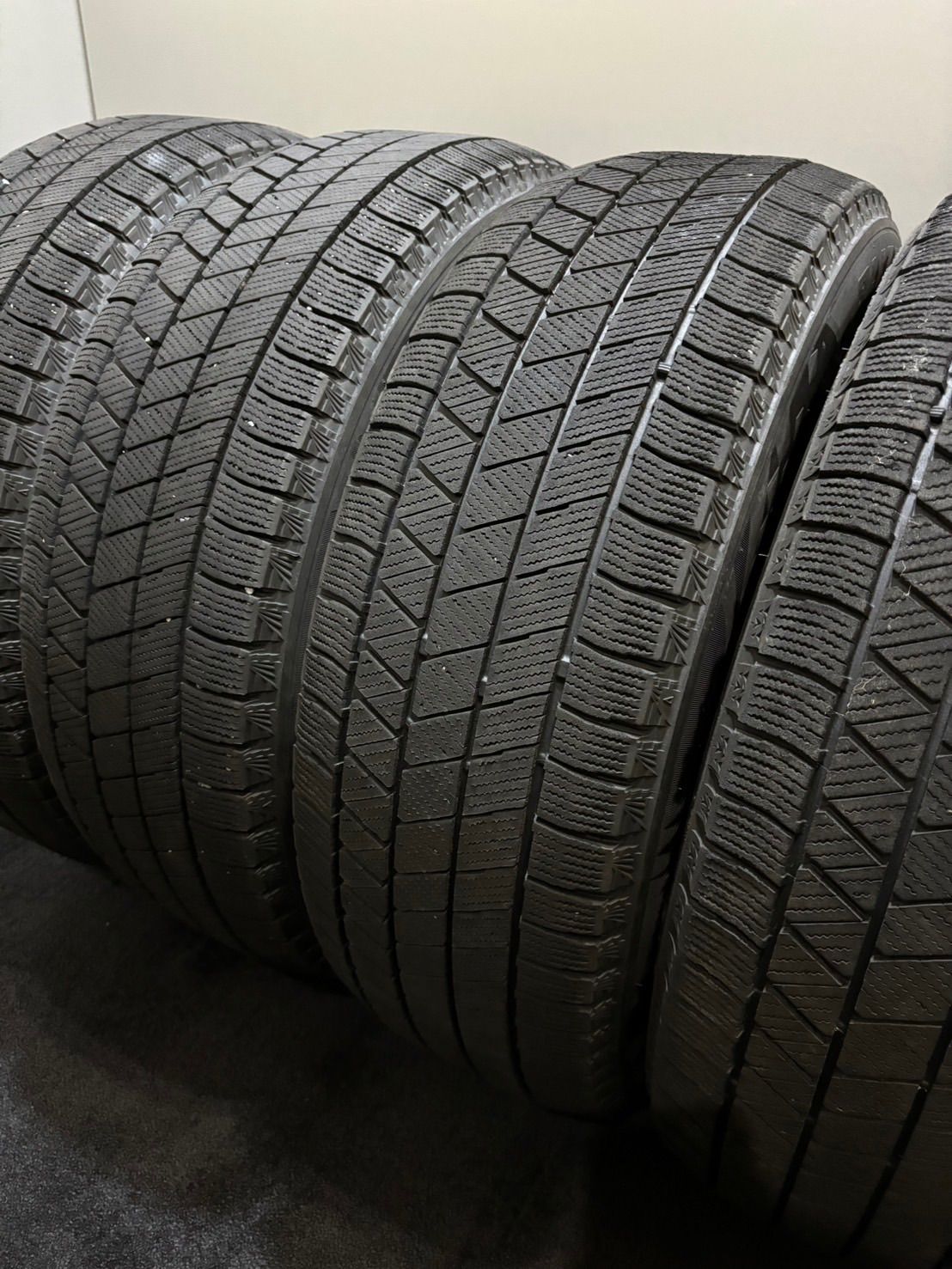 225/60R17 BRIDGESTONE/VRX3 21年製 スタッドレス 4本 ブリヂストン ブリザック アルファード ヴェルファイア (4-H258)