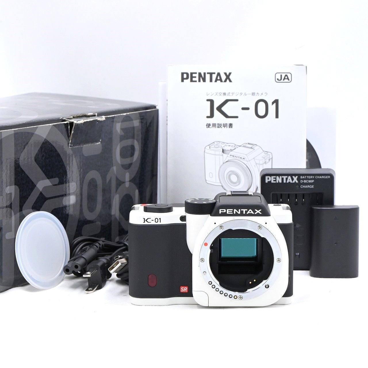 PENTAX K-01ズームレンズキット ホワイト/ブラック ミラーレス一眼レフ PENTAX K-01ズームレンズキット ホワイト/ブラック ミラーレス一眼レフ