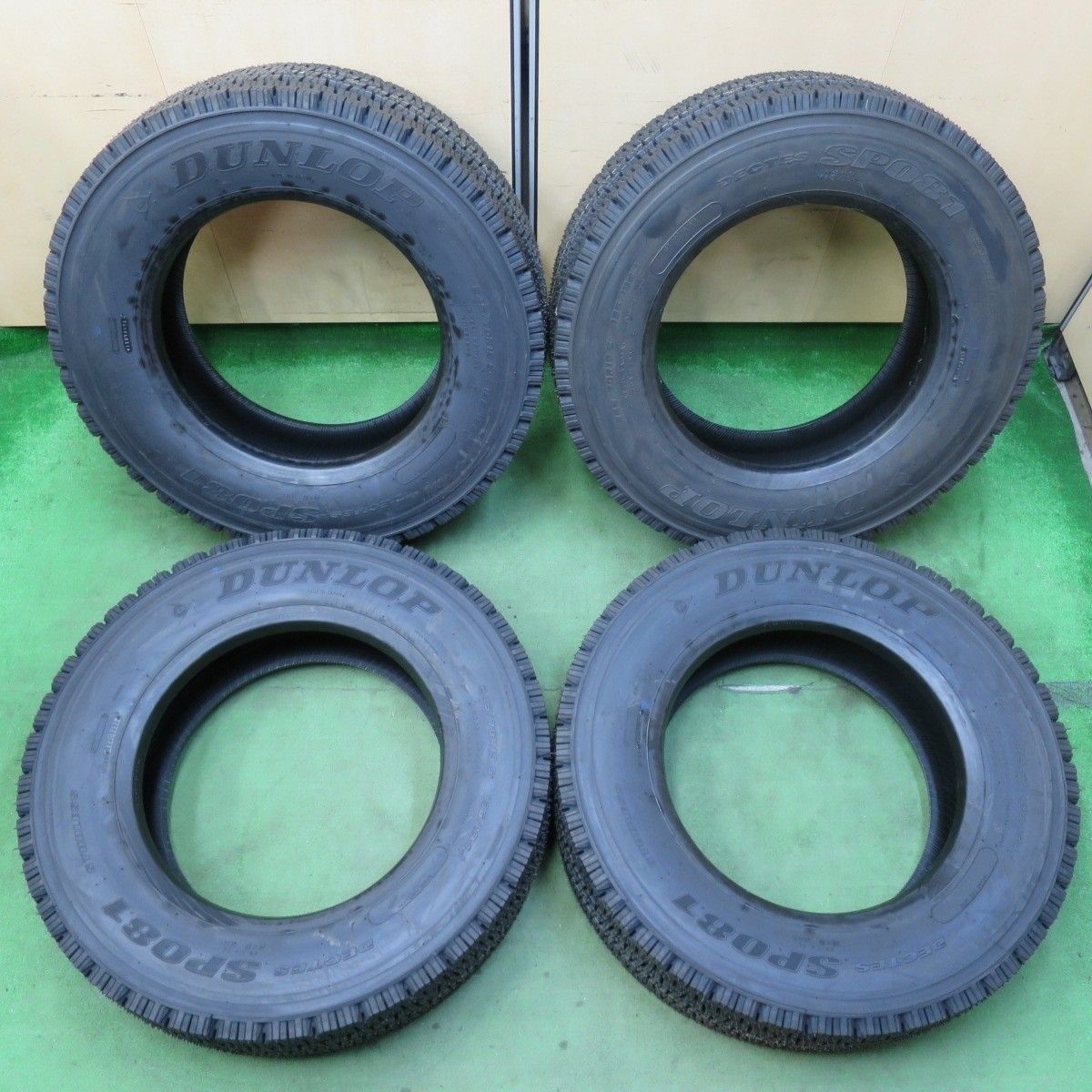 24年 トラック タイヤ 245 70R19.5 136 134J スタッドレス ダンロップ デクテス SP081 DECTES 19.5インチ 5012701イスタ