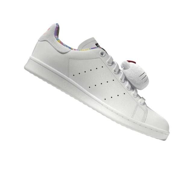 アディダスオリジナルス スタンスミス アディダス × ハローキティコラボ レディース ストリート WOMEN SANRIO STAN SMITH W HP9656 FOOTWEAR WHITE x CORE BLACK x LIGHT FLASH RED
