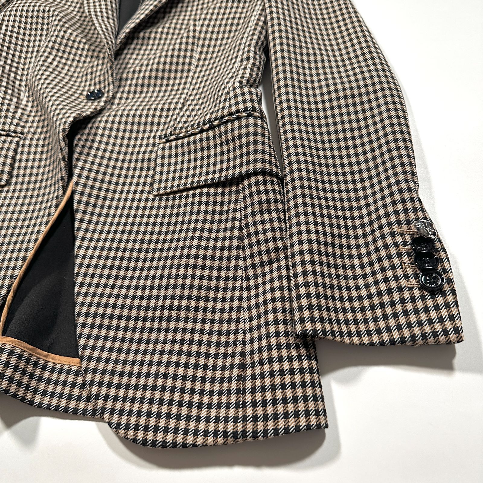 ブラウン 現行タグ