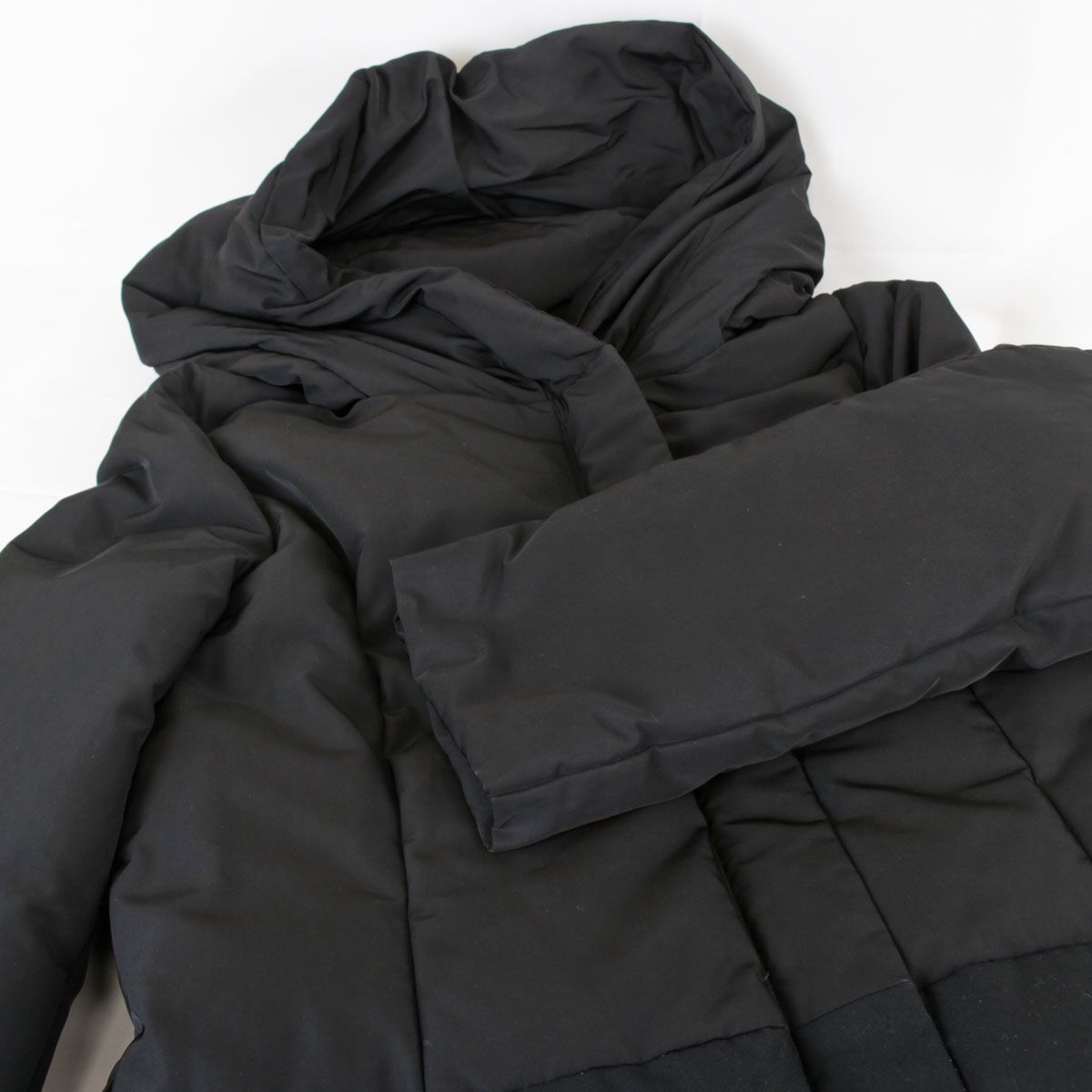 美品『USED』 
INDIVI インディヴィ 
 ダウンジャケット 
ナイロン ブラック約36cm着丈