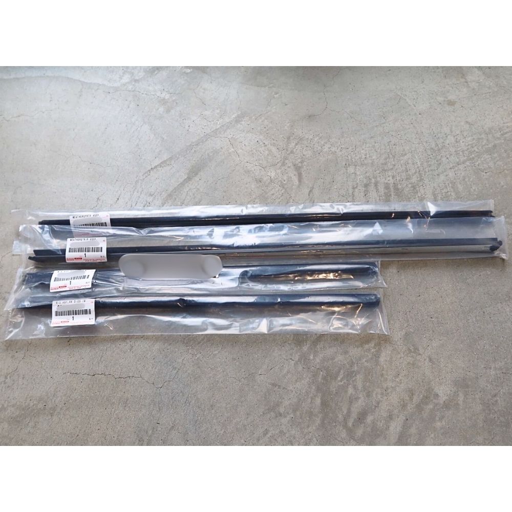トヨタ 純正 TOYOTA 正規 ウェザーストリップ フロント リア ドアガラス インナー RH LH 右 左 セット 4本 ランドクルーザー 80系 FJ80 FZJ80 FZJ80G パーツ エンジン タイヤ カスタム