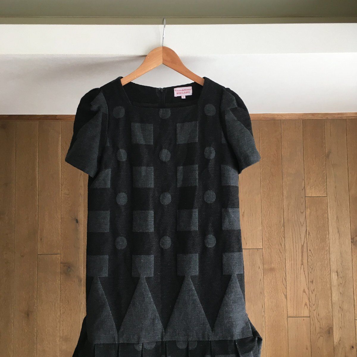 ☆新品未使用 タグ付き ワンピースVivienneWestwood 2号 美品 Vivienne