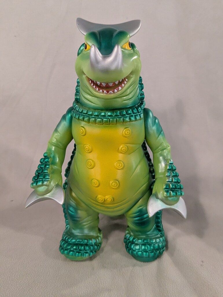 なかよし なかよしの怪獣シリーズ レッドキラー 黄緑成型|目 黄|メタ緑-黄-銀スプレー |なかよしの怪獣シリーズ