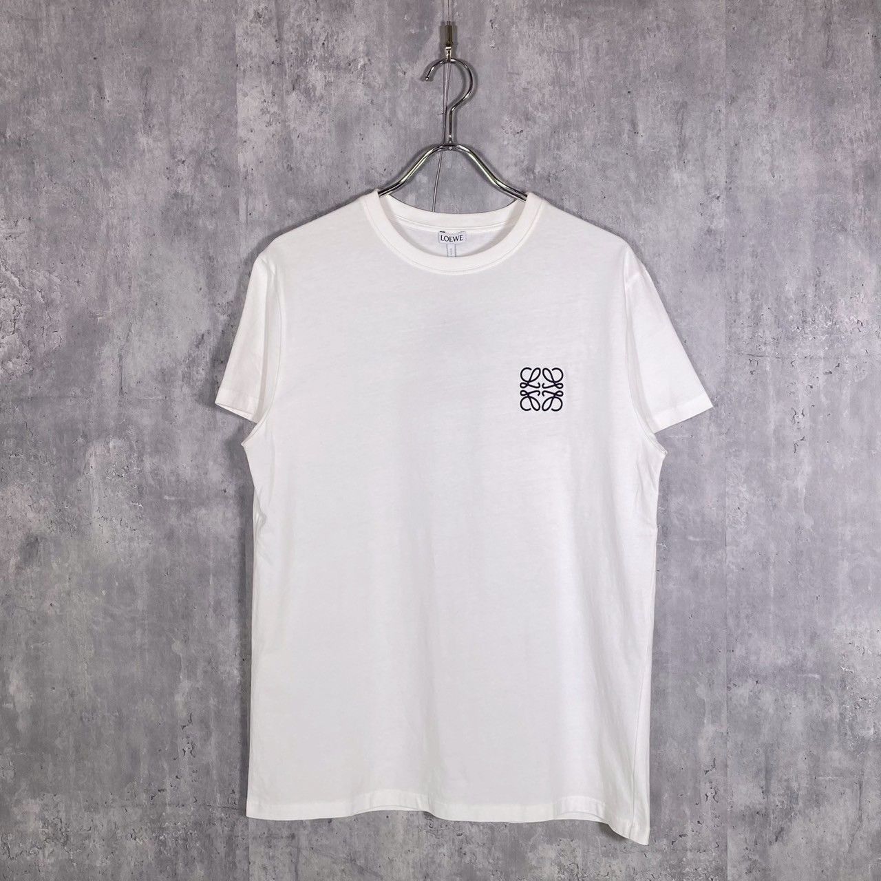 LOEWE ロエベ 刺繍半袖Tシャツ ホワイト LOEWE』ロエベ (S) ワンポイントロゴ刺繍 半袖Tシャツ - メルカリ