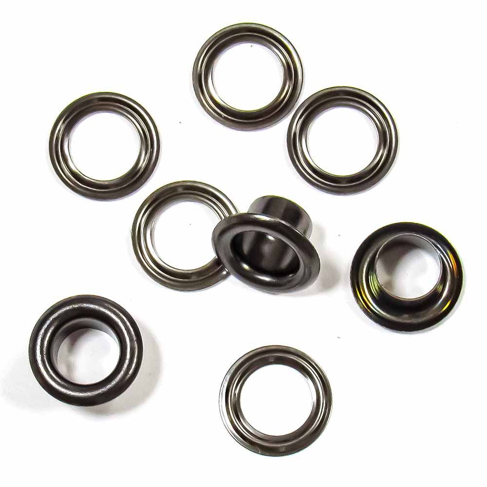 ハトメ 7mm 黒ニッケル ファミリーツール(FAMILY イチネンアクセス 黒ニッケルPeacock｜製品紹介 ハトメ 500#500 7mm ブラック 黒ニッケル 120セット入 座金付（本体 座金 各120） 外径 7.0mm 内径 6.5mm 傘径 11.5mm 高 6mm 真鍮 黒ニッケルメッキ 足長 6mm はとめ ハトメ 補強 服飾雑貨 靴 紐穴 パーツ