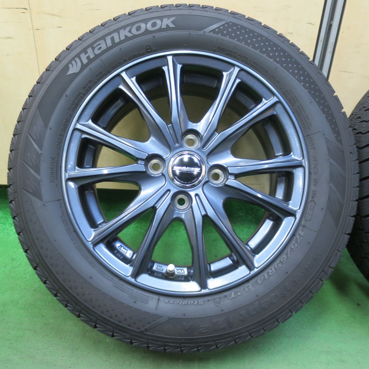 バリ溝 22年 キレイ 9.5分以上 スタッドレス 175|65R14 ハンコック ウインター アイセプト IZ2A WAREN W05 ヴァーレン 14インチ PCD100|4H 5101610イス