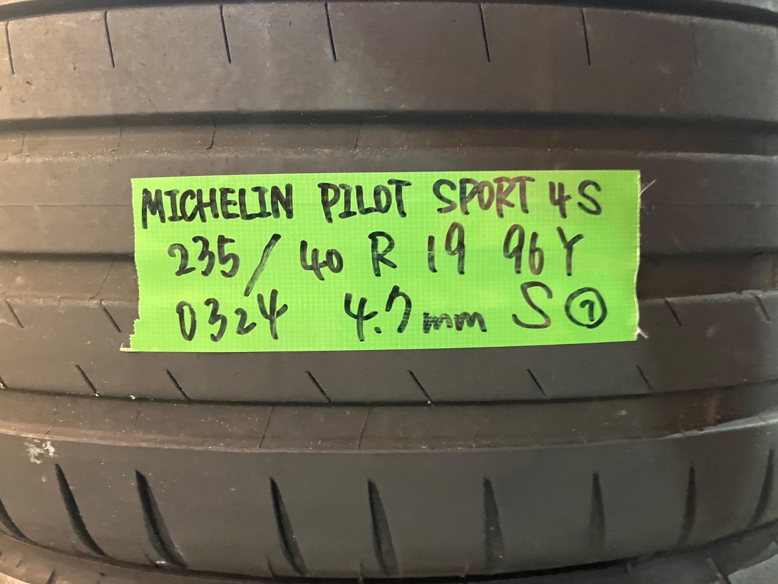 送料込み] 235/40R19 96Y 2024年製 MICHELIN PILOT SPORT 4 S