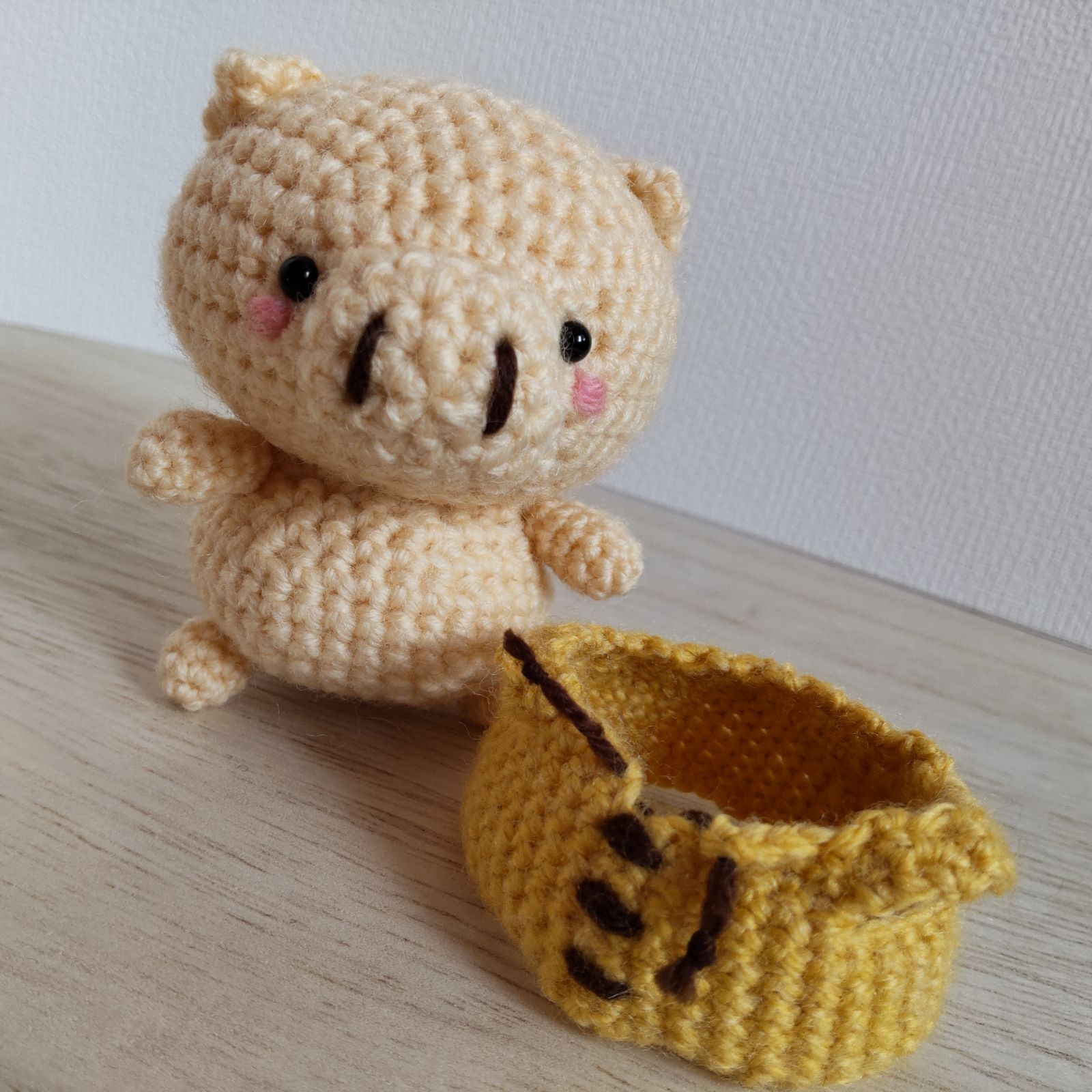 ごんちゃん様　立ち姿あみぐるみ5〜6㎝　豚 ごんちゃん様 立ち姿あみぐるみ5〜6㎝ 豚