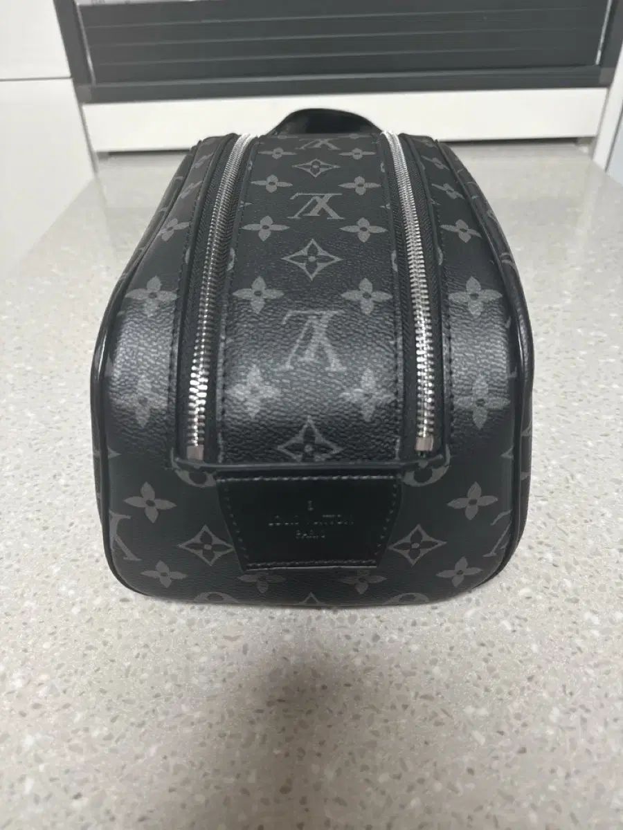 ルイヴィトン ダミエグラフィット/ドップキット/N40127 Louis Vuitton