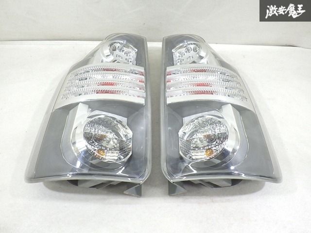 トヨタ ヴォクシーZRR70/ ZRR75 左右テールランプセット LED点灯OK】 トヨタ 純正 ZRR70W ZRR75W ヴォクシー 2007年 前期
