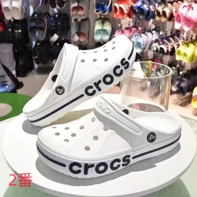 新品 未使用  CROCS  クロックス  ビーチサンダル・シャワーサンダル 男女兼用