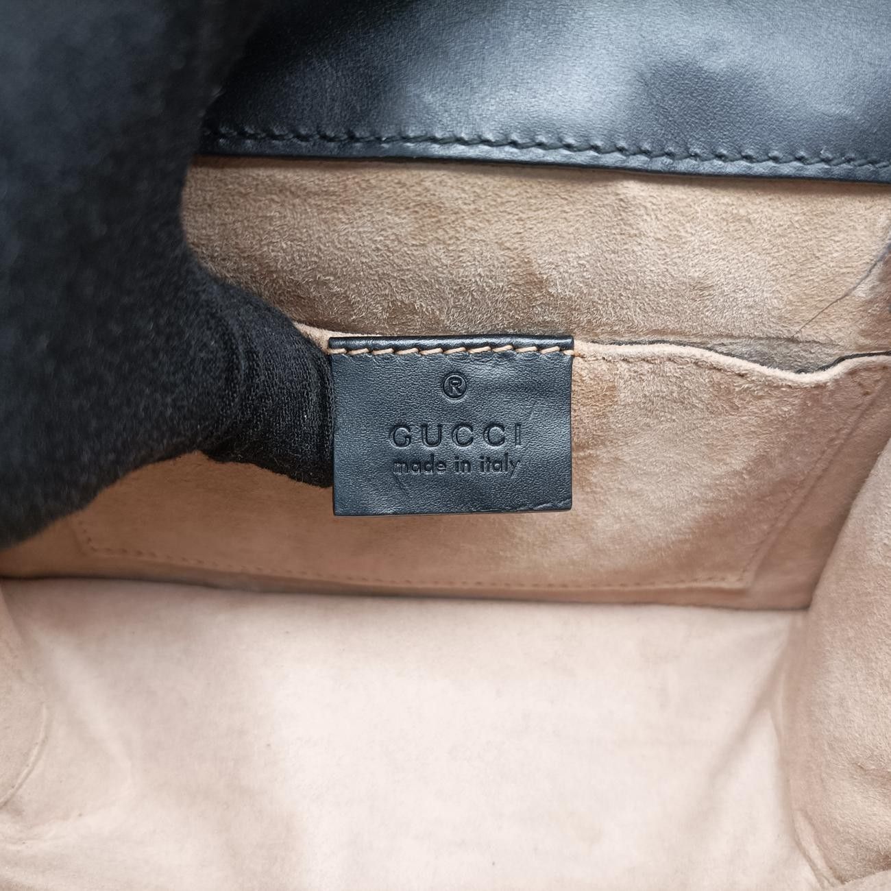 グッチGucciシルヴィブラックレザー470270I030320513
