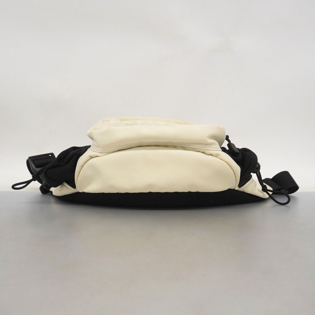 ホワイト ブラック