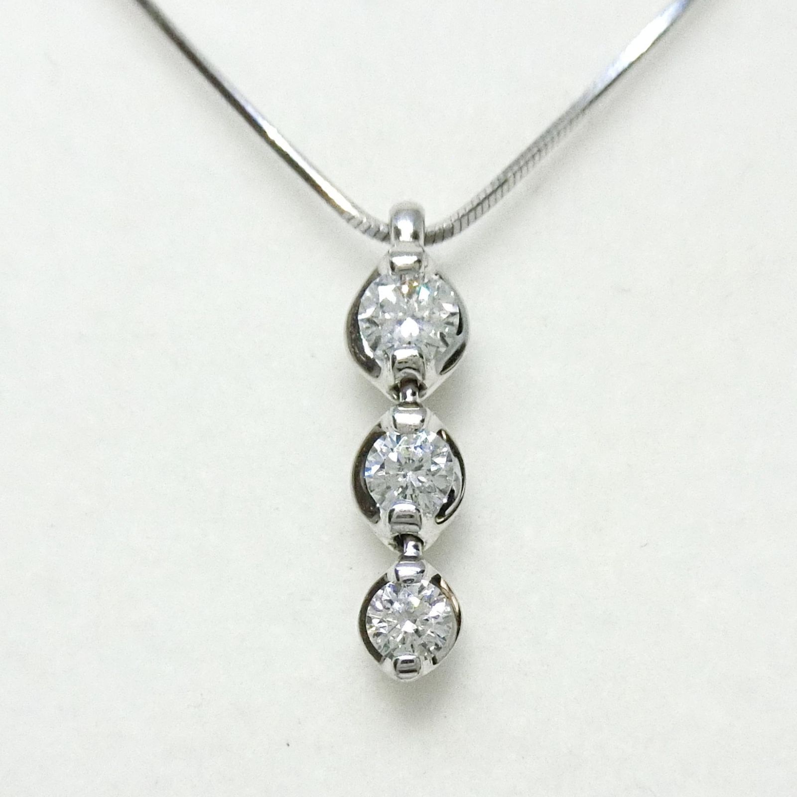 トリロジーTRILOGYプラチナ ダイヤモンド0.30ct 3連ネックレス 美品