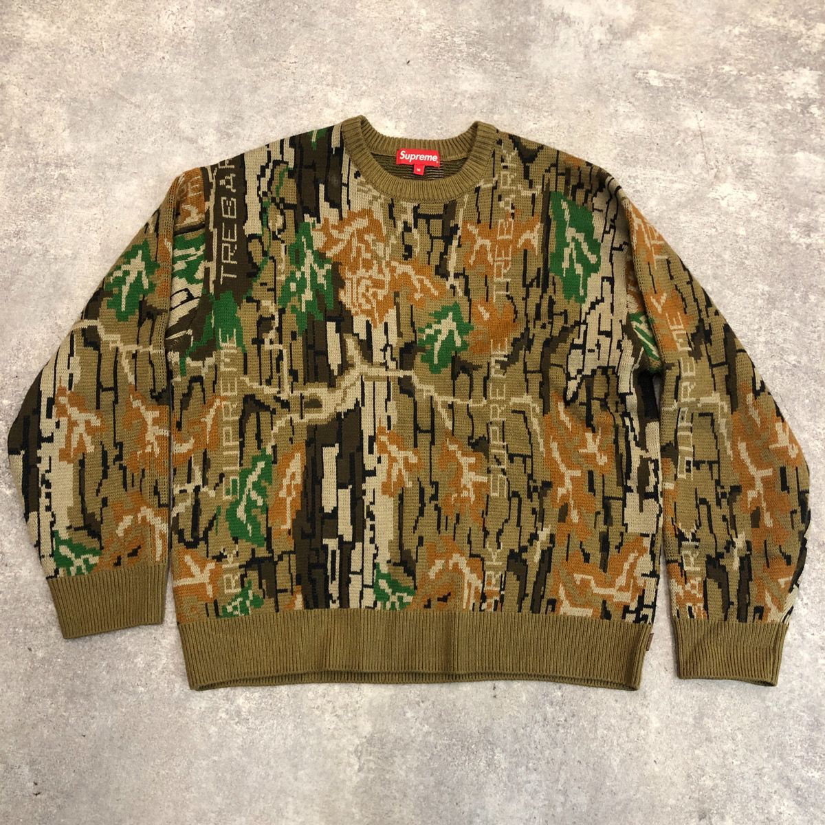 大得価最新作supreme trebark camo sweater シュプリーム トップス