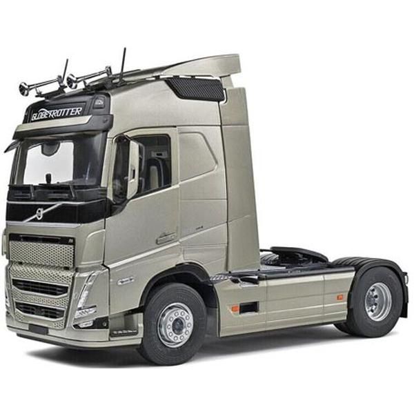 新品 SOLIDO 1/24 ボルボ FH グローブトロッター XL シルバー 完成品ダイキャストミニカー S2400101 [佐川急便]