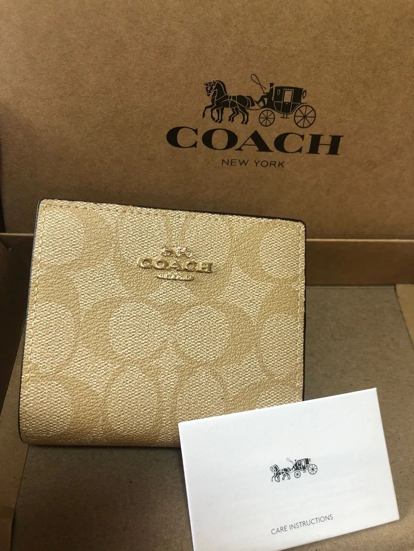 COACH 二つ折り財布 コンパクト ライトカーキ ピンク C3309 - 【国内