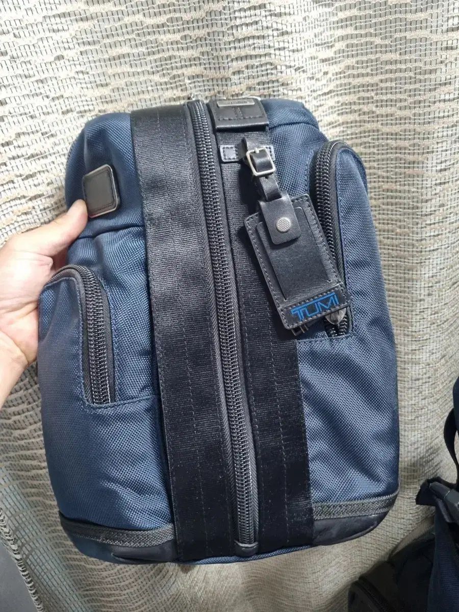 TUMI スリングバッグALPHA BRAVO トゥミ ボディバッグ ネイビー Tumi(トゥミ) スリングバッグ ネイビー 限定版 ファッション メンズ