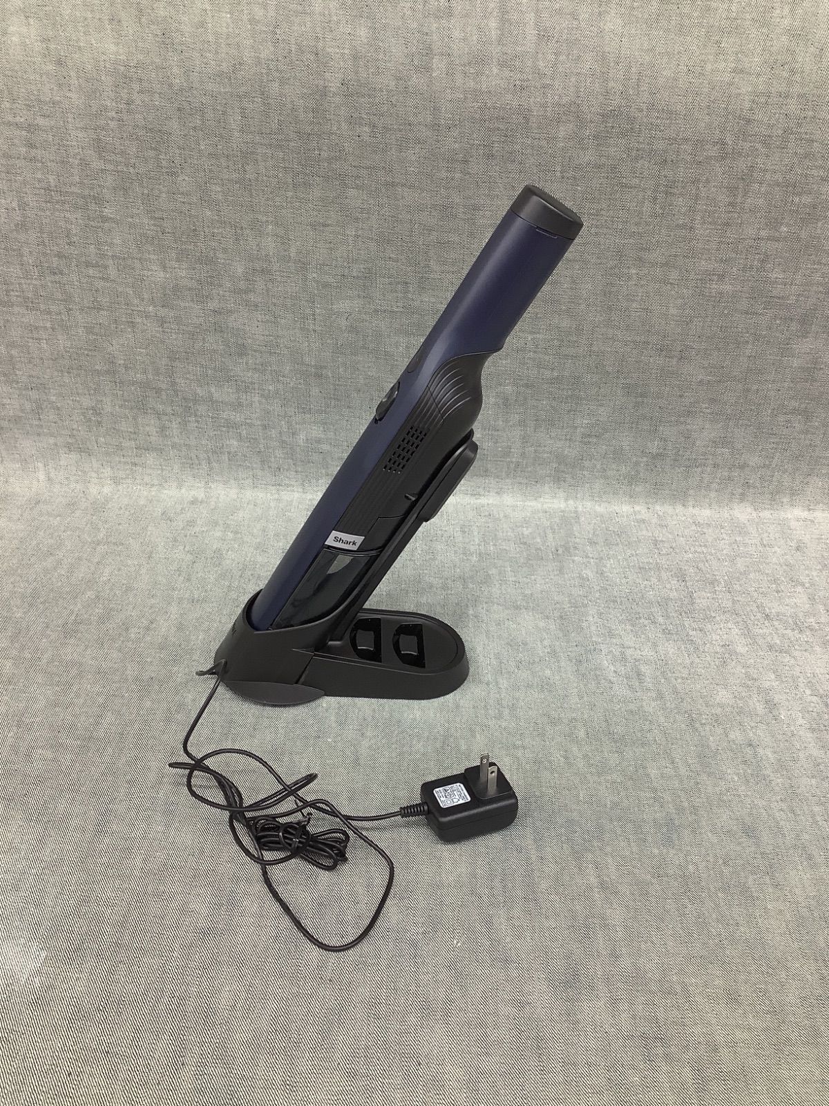 値下中 未使用 SHARK EVOPOWER 充電式クリーナー WV210J 2 Shark（シャーク） 充電式 ハンディクリーナー EVOPOWER WV210J