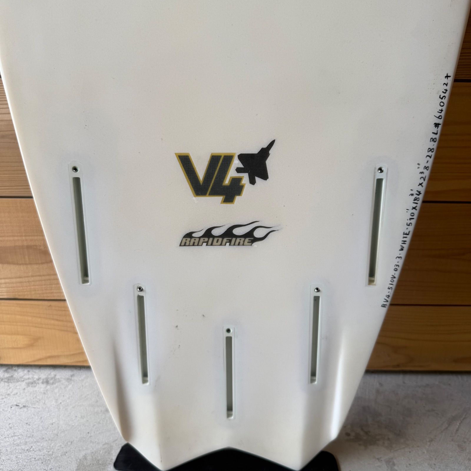 中古ファイヤーワイヤー FIREWIRE 5'10 V4 28.8L ダニエルトムソン
