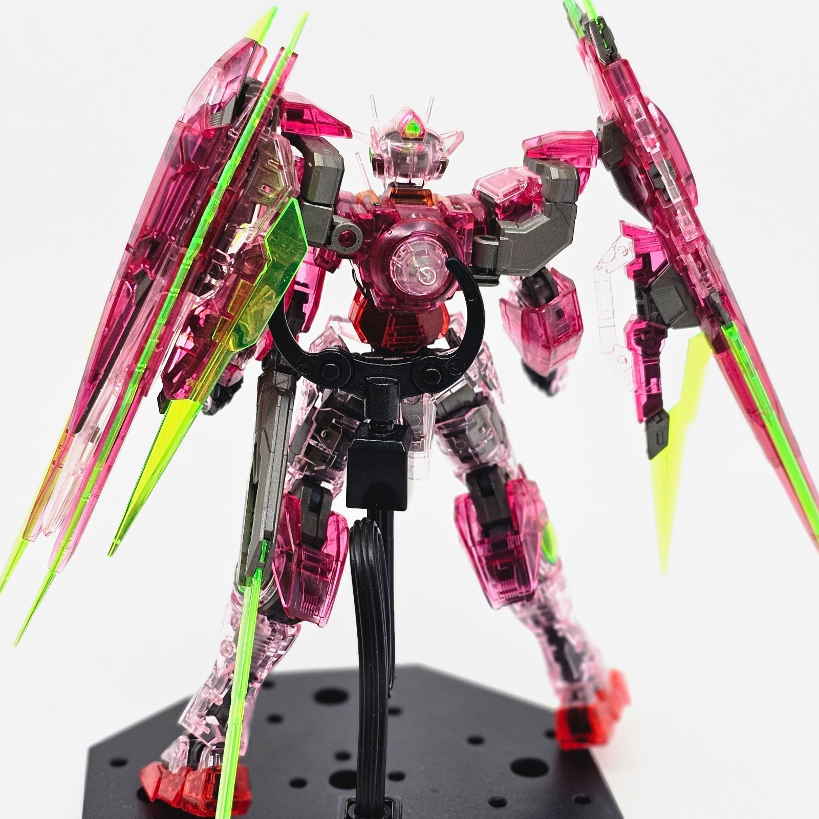 RG ダブルオークアンタフルセイバー【ガンダムベース限定