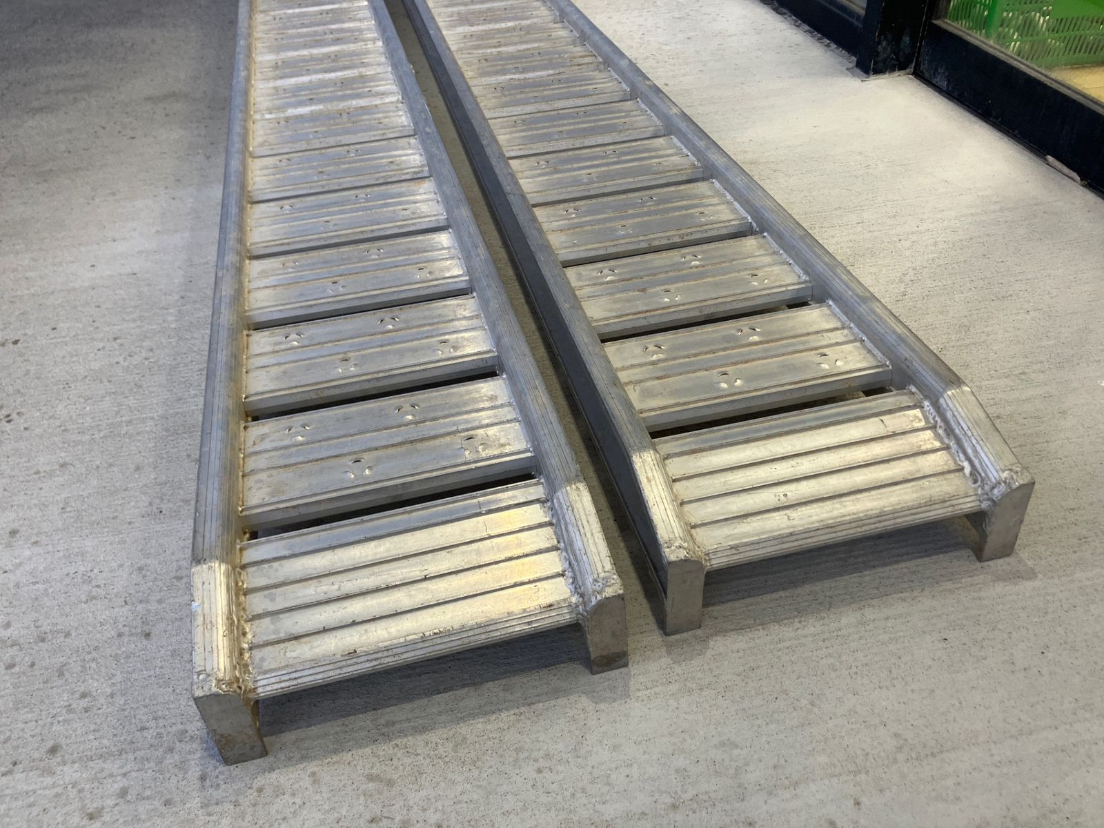 アクトツール富山店 外