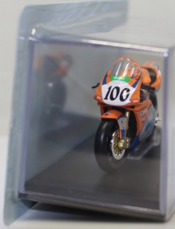 新品 1/24 チャンピオンバイクコレクション DUCATI 996R NEIL HODGSON 2001 240001027704 - メルカリ