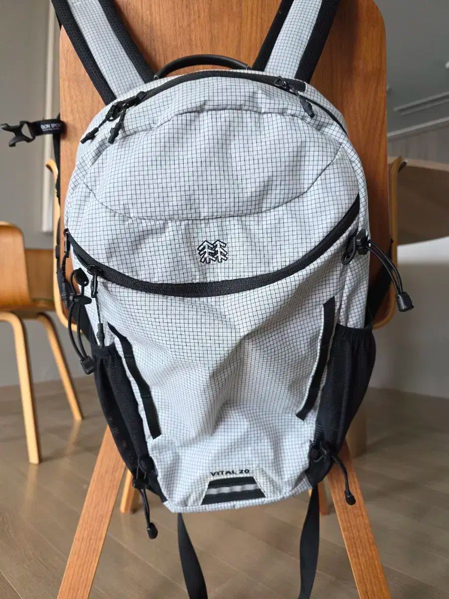 Kolon Sport コーロンスポーツ VITAL 20L リュックサック