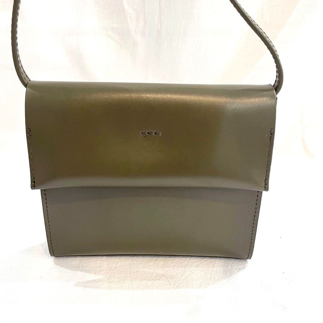 美品✨YAHKI ヤーキ ヴィーガン レザー ショルダーバッグ カーキ スクエア 美品☆ YAHKI ヤーキ ヴィーガン レザー ショルダーバッグ