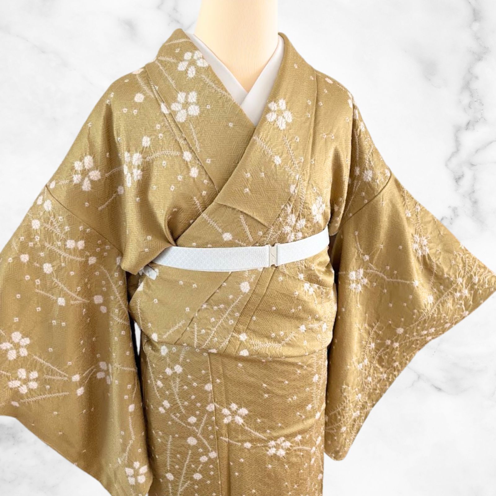 極美品 絞り 小紋 袷 抹茶色 枝花模様 しつけ糸付き 極美品 絞り