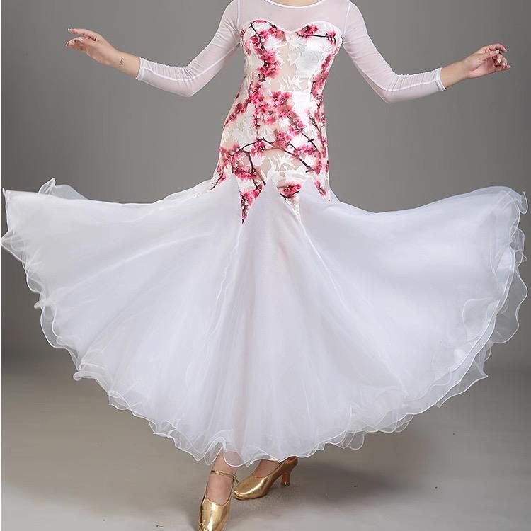 社交ダンスレッスン着