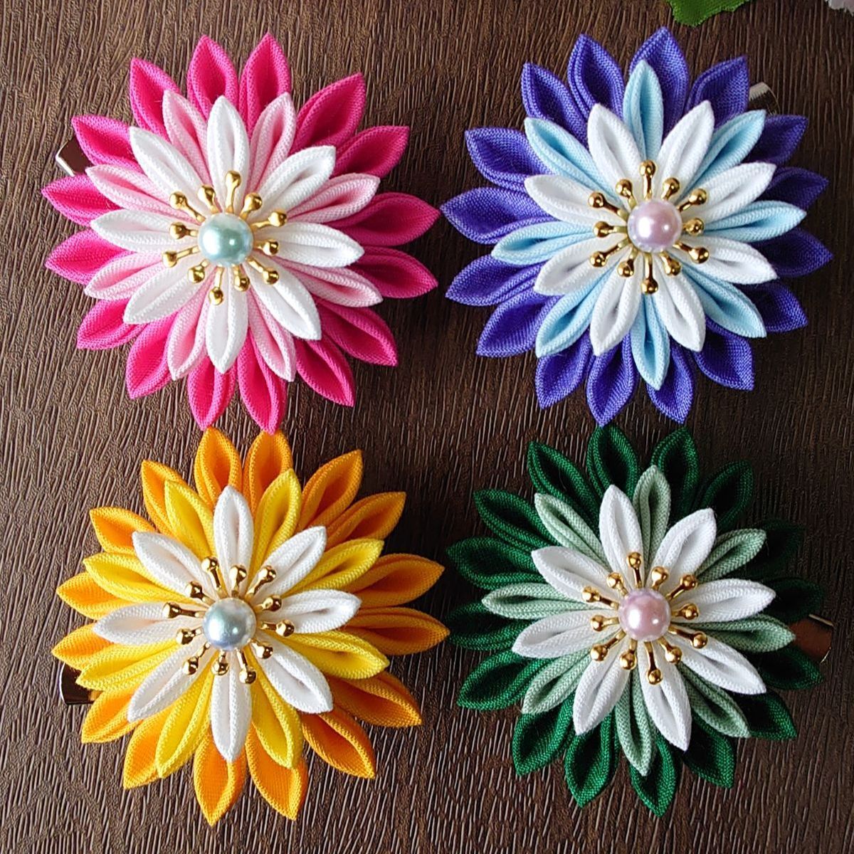 つまみ細工 ダリアのヘアクリップ・ブローチ【完成品】 - メルカリ