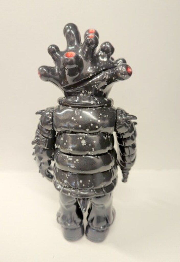 GYAROMI 百々目オイド ダークグレー成型/赤目/銀シブキ