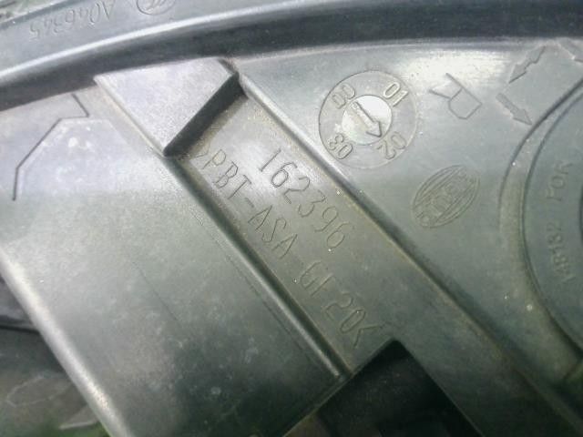 右 ヘッドランプ