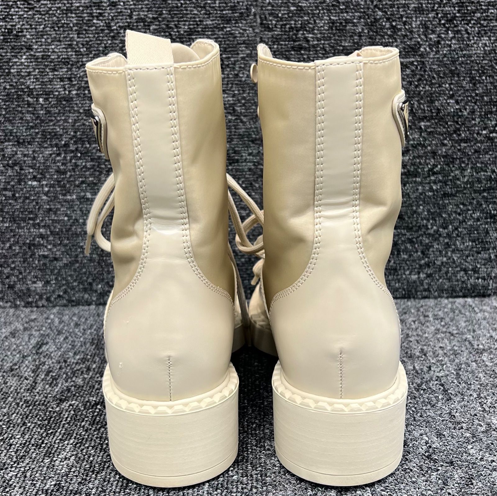 ◾︎【極美品】PRADA プラダ コンバットブーツ ベージュ レザー