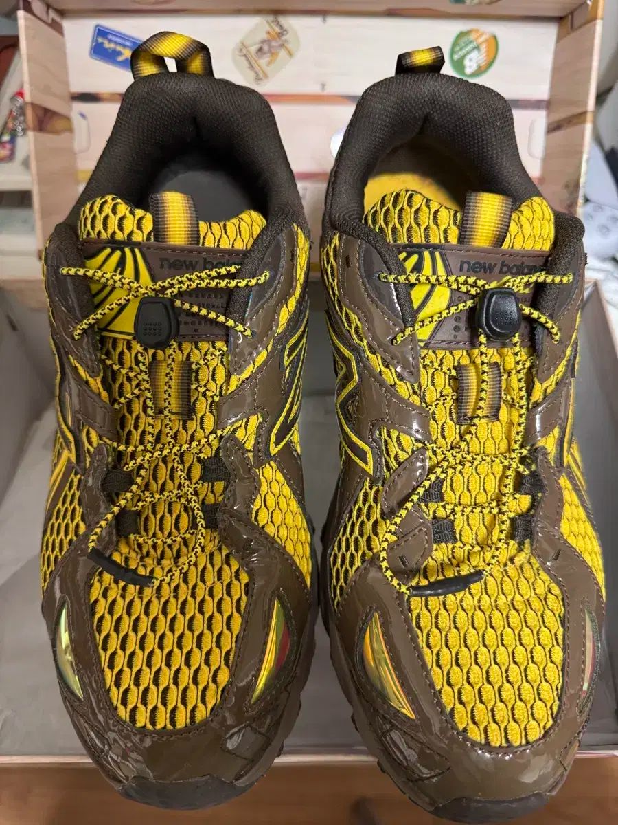 ニューバランス アミ迷