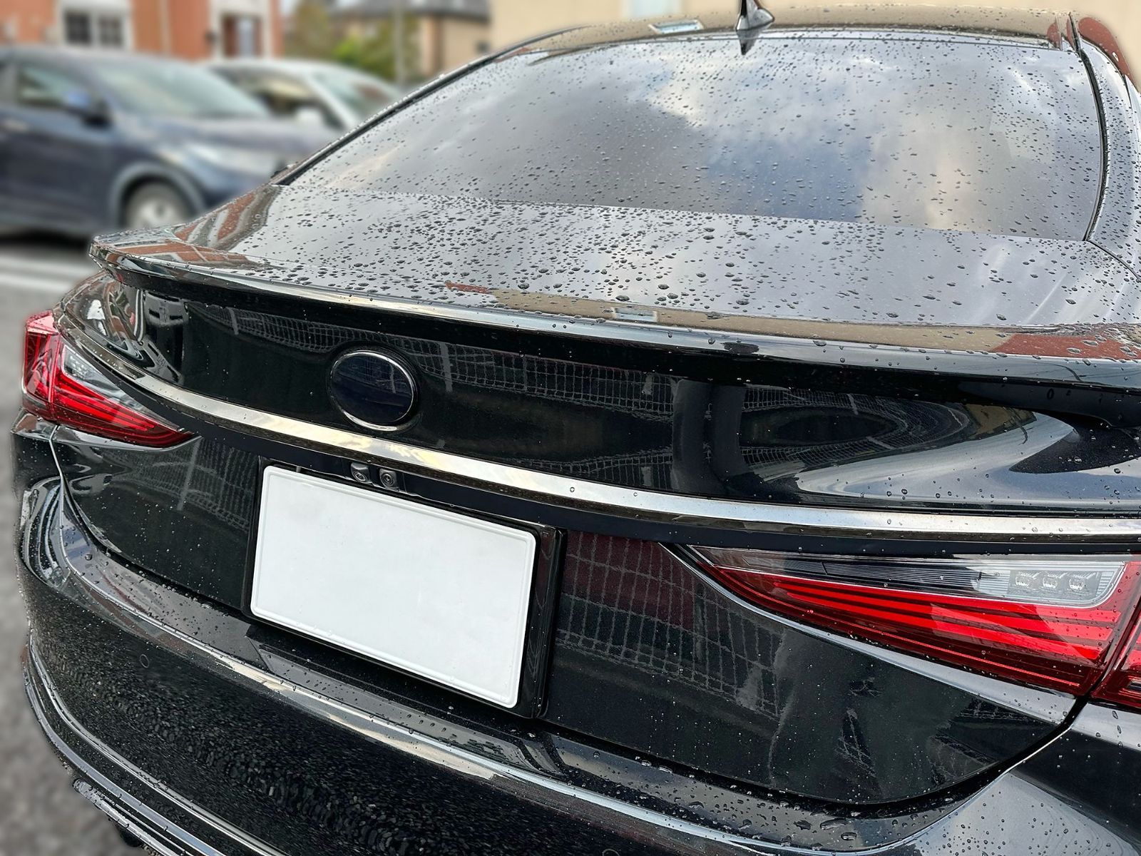 Tint+何度も貼れる エンブレム スモークフィルム(ブラックスモーク5