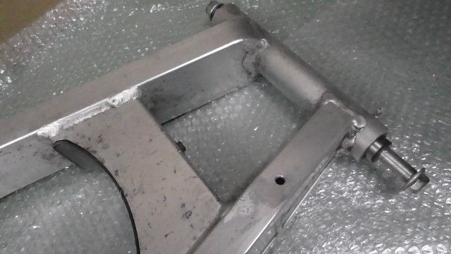 CB400 SUPER FOUR NC31-1030xxx の スイングアーム 1757565791 BRIGHTFACE_UK