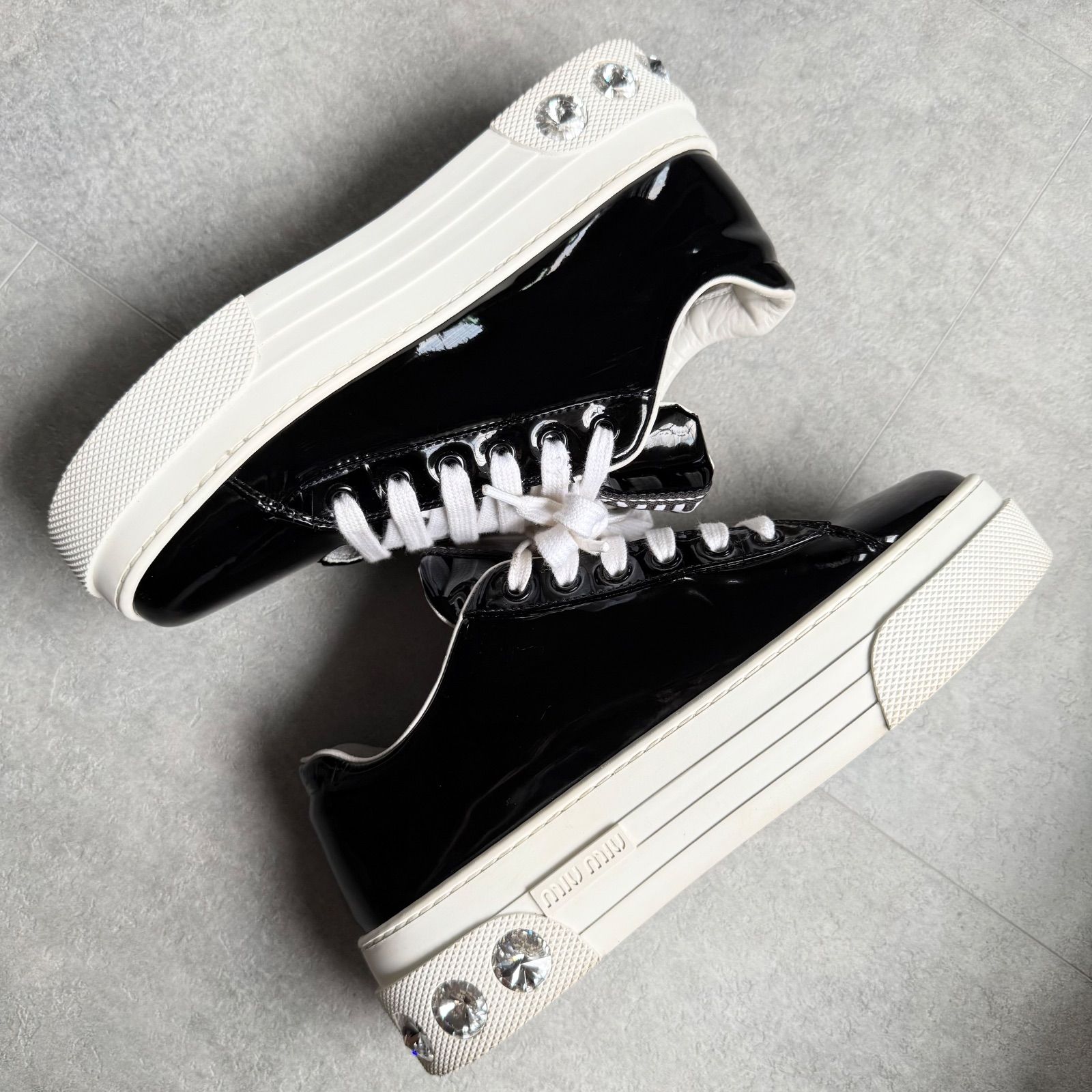 か*き様 ❤️益若つばさ愛用モデル❤️miumiu レザー 厚底 スニーカー ブ