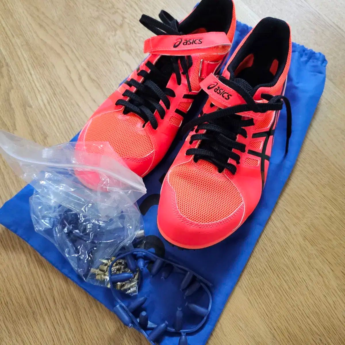 Asics アシックス