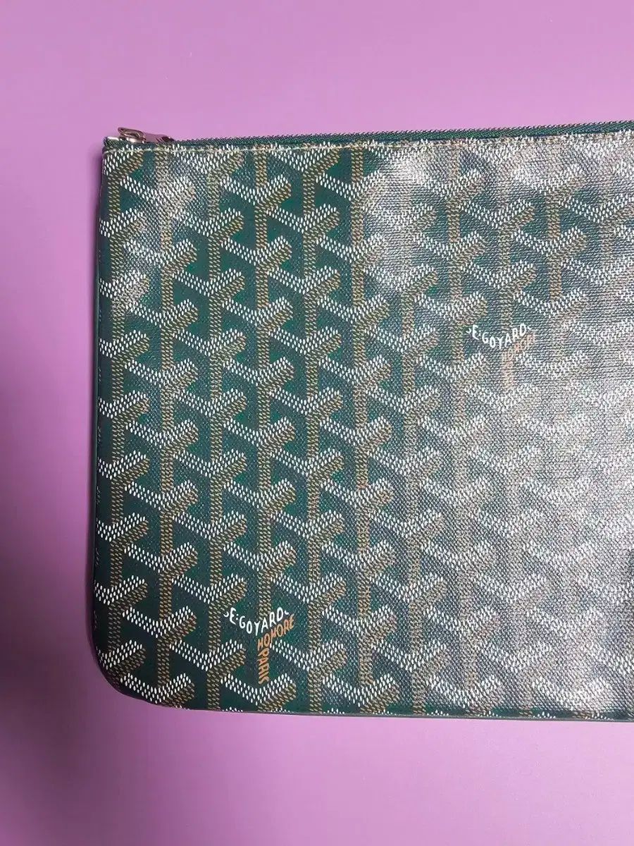 定価34万！現行品⭐︎プラダ クラッチバッグ サフィアーノレザー RFID 