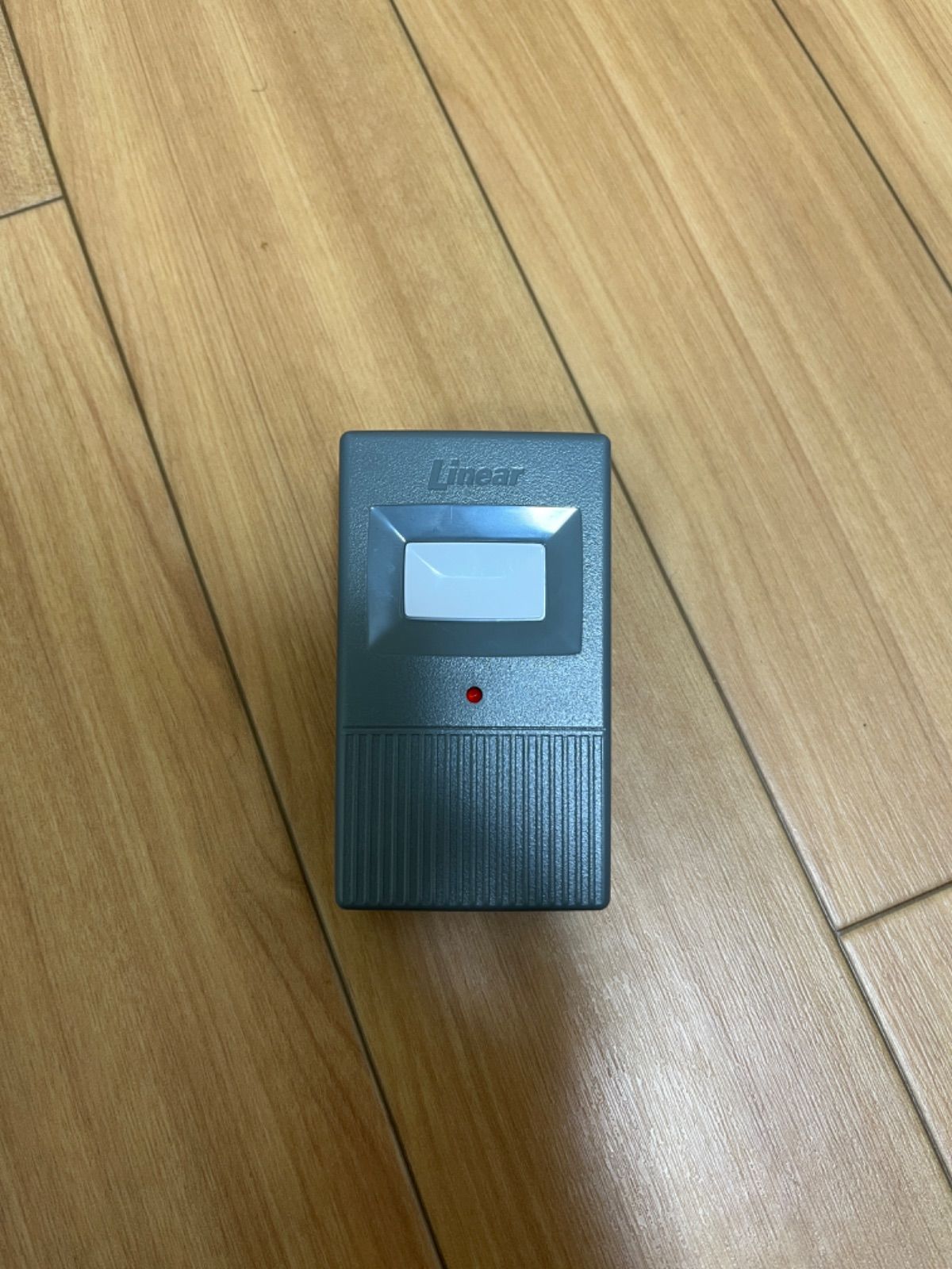 Linear MCT-1 MegaCode ゲートまたはガレージドアオープナーリモコン