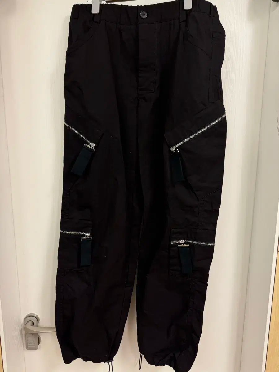 50 JACQUEMUS ジャックムス ジッパーカーゴパンツ