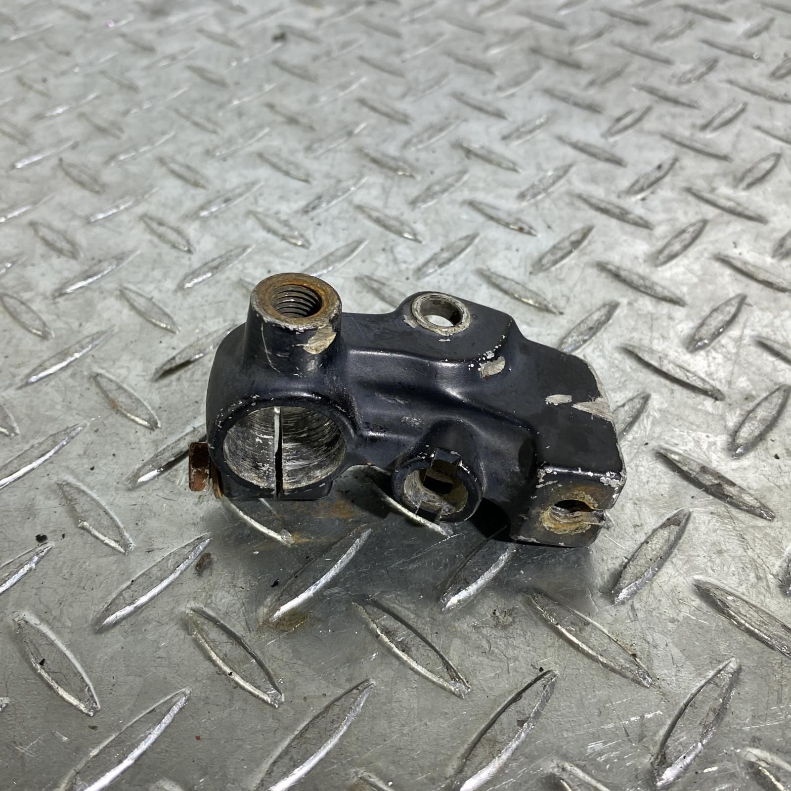 【中古】Z400FX 純正クラッチホルダー(Z400J Z550FX Z500FX　クラッチレバー) Z400FX Z400J Z550FX Z250FT クラッチパワーレバー新品(キジマ 軽クラ